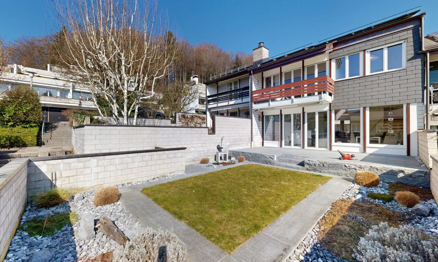 Bonheur de Vie Ensoleillé : Maison de Ville de 5,5 Pièces avec Jardin de Rêve - Photo 2 sur 11