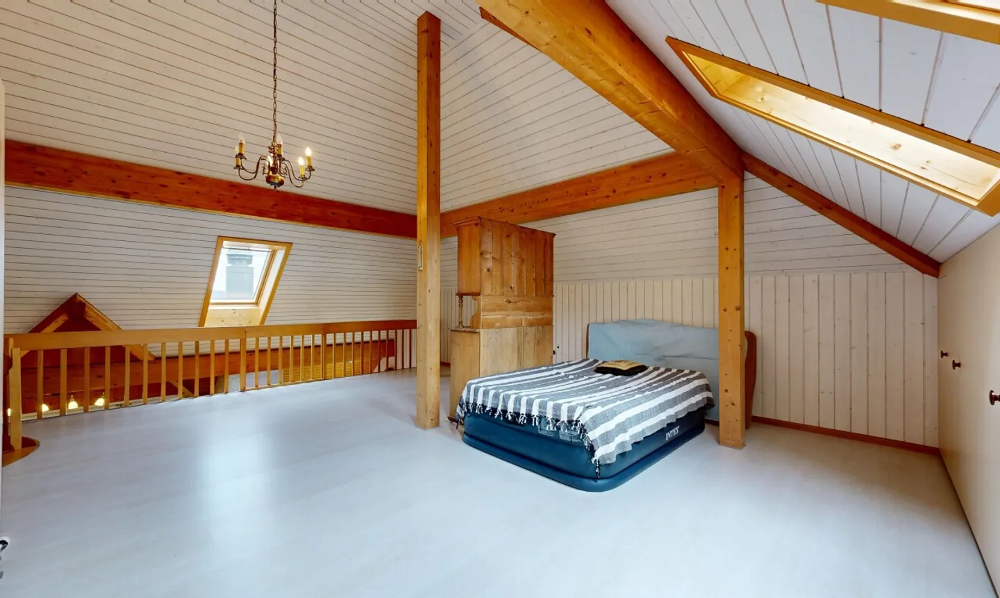3.5 Room Maisonette with Additional Gallery, Balconies and Panoramic View - Photo 9 of 11