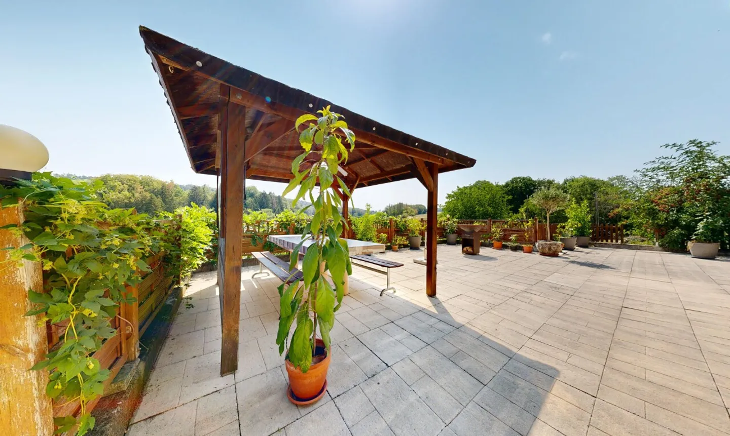 Maison rénovée avec jardin, étang et vue dégagée à 5 min d’Avenches - Photo 7 sur 11