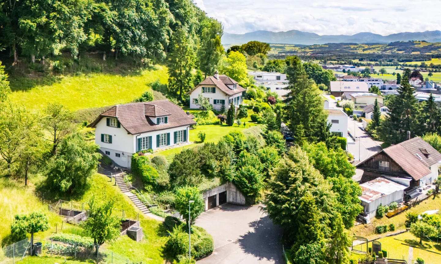 Single-family house with panoramic views, privacy, and dream garden - Photo 3 of 13