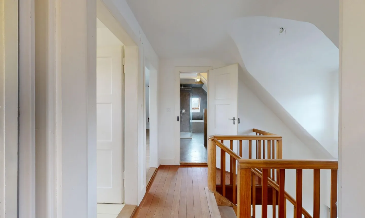 Sunny Family Gem: Gourmet Kitchen, Sauna & Idyllic Garden - Photo 8 of 11