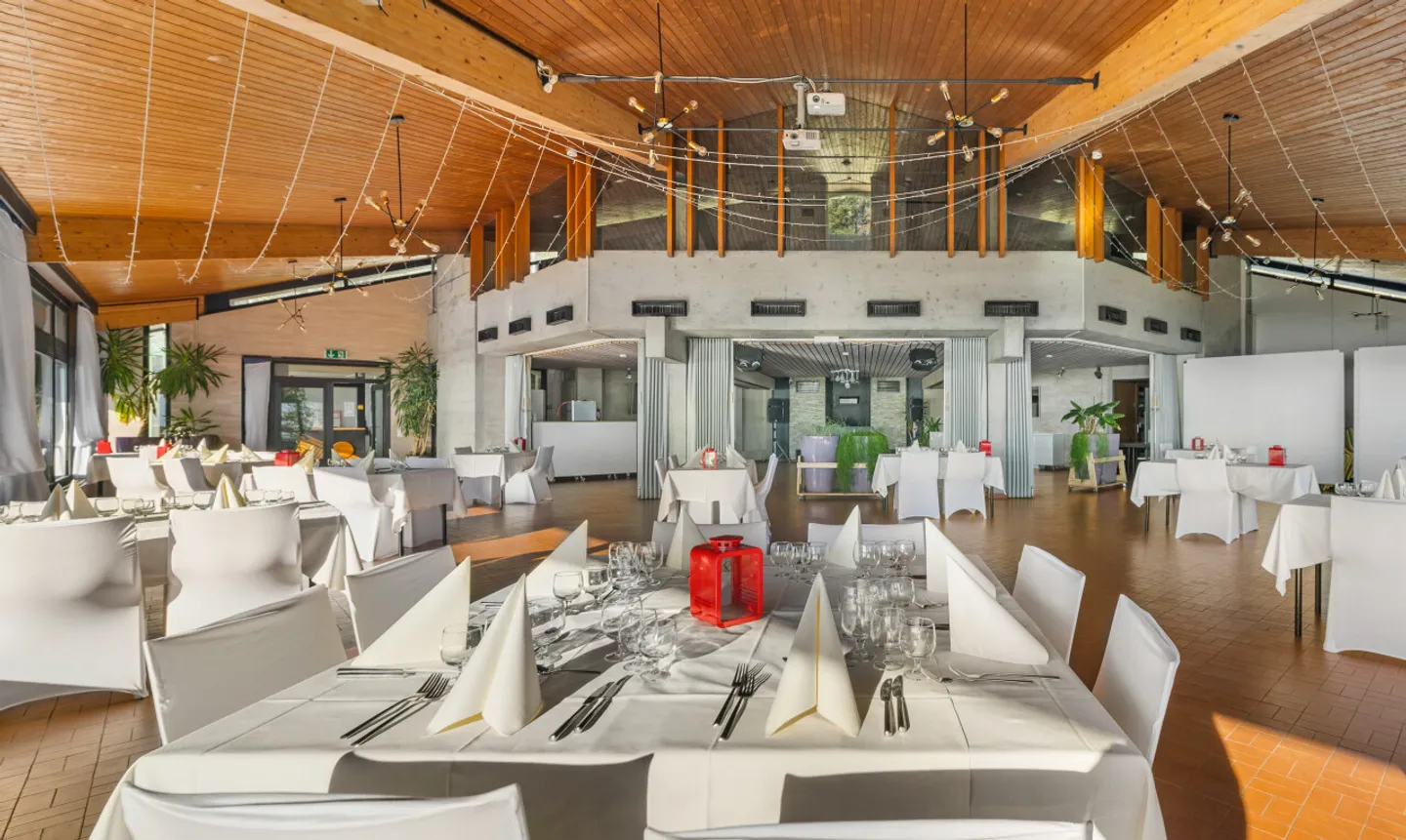 Wunderschönes Hotel in idyllischer Lage auf 18.000 m² Land! - Foto 2 von 13