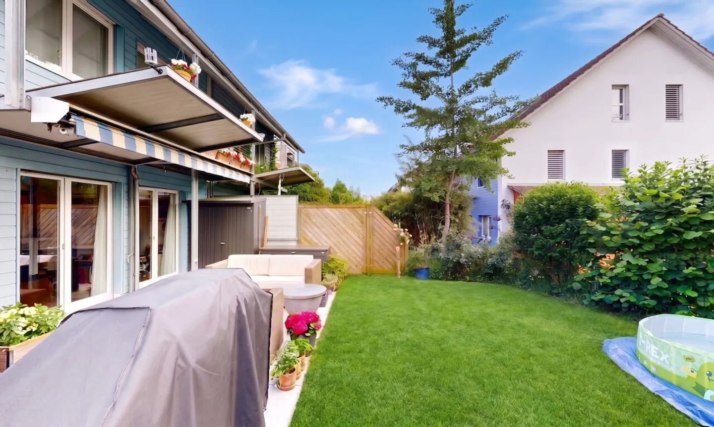 Maison de fin de terrasse bien entretenue avec jardin confortable - Photo 3 sur 11
