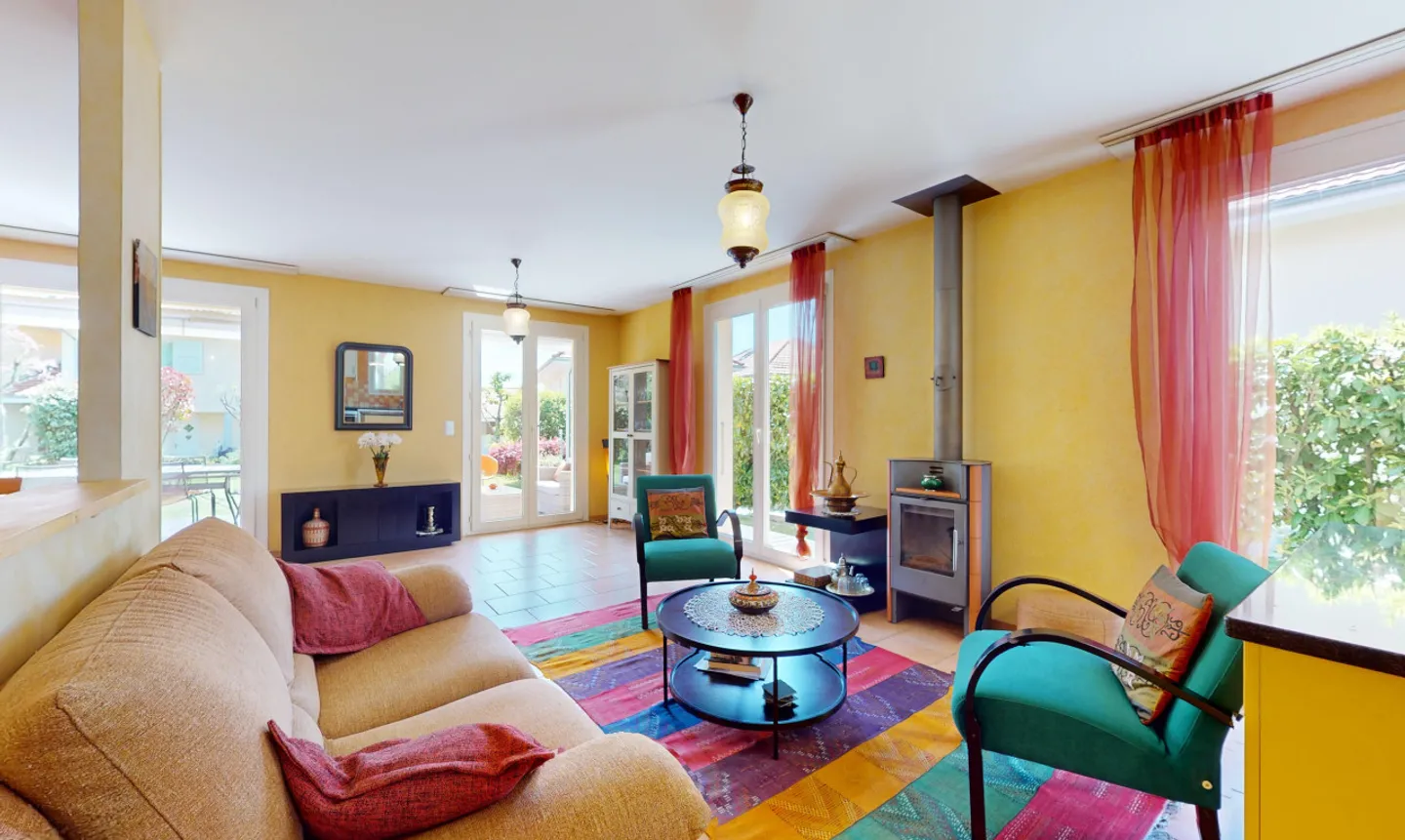 Peaceful neighborhood located on the edge of a forest - Photo 7 of 13