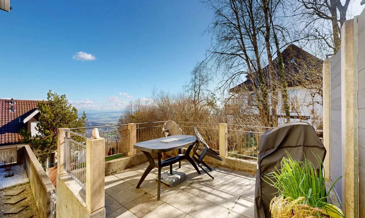 Semi-Detached House in Macolin – High Potential and Prime Location - Photo 10 of 11