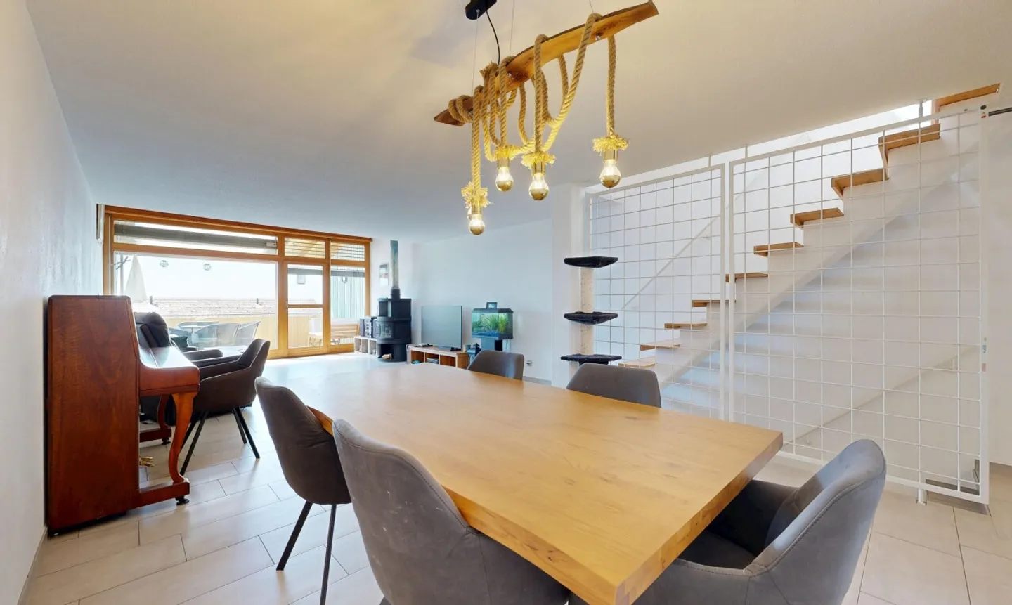 Maison de ville 5.5 pièces avec excellent aménagement et vue dégagée - Photo 2 sur 11