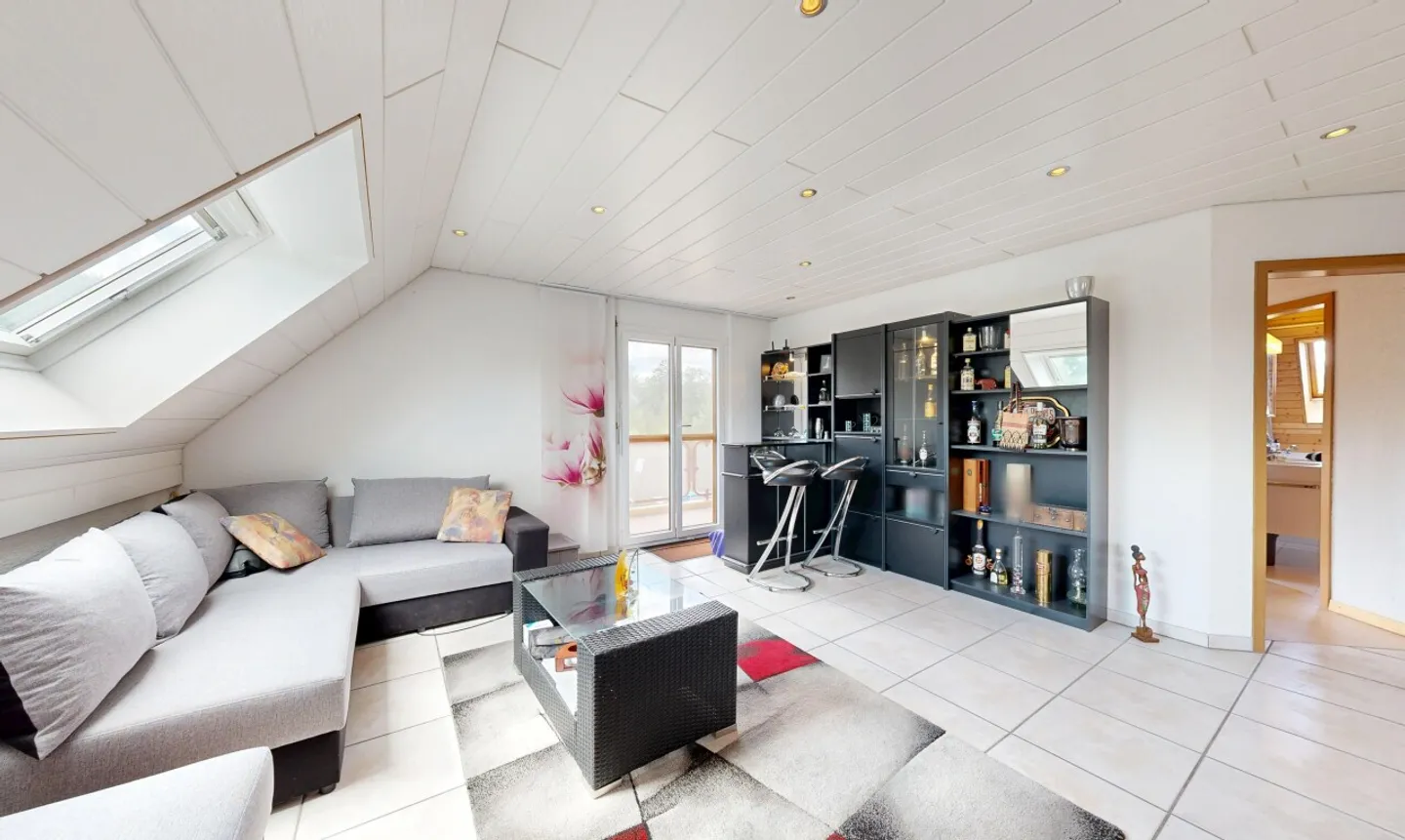Aussergewöhnliche 5.5-Zimmer-Maisonette mit Wellnessbereich - Foto 2 von 11