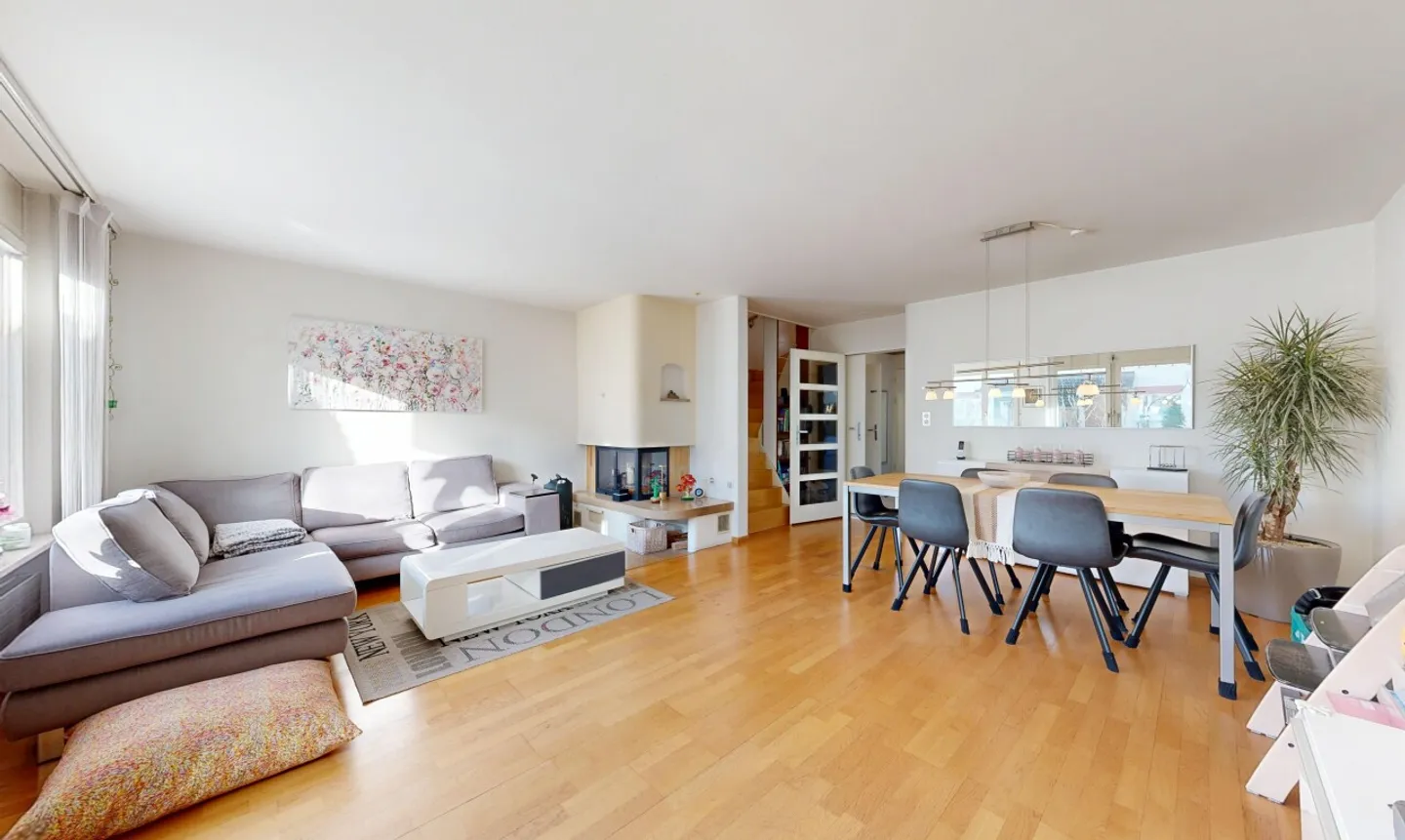 Casa a schiera adatta alle famiglie in posizione soleggiata a Dornach - Foto 2 di 11