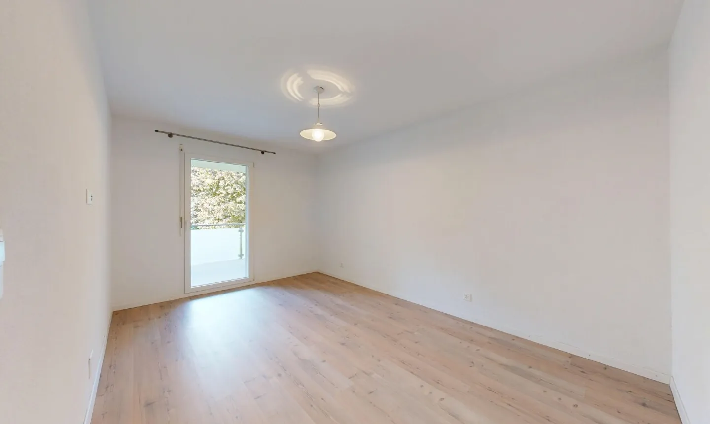 Exklusiv: Helle Wohnung mit großem Balkon-Terrasse - Foto 8 von 11