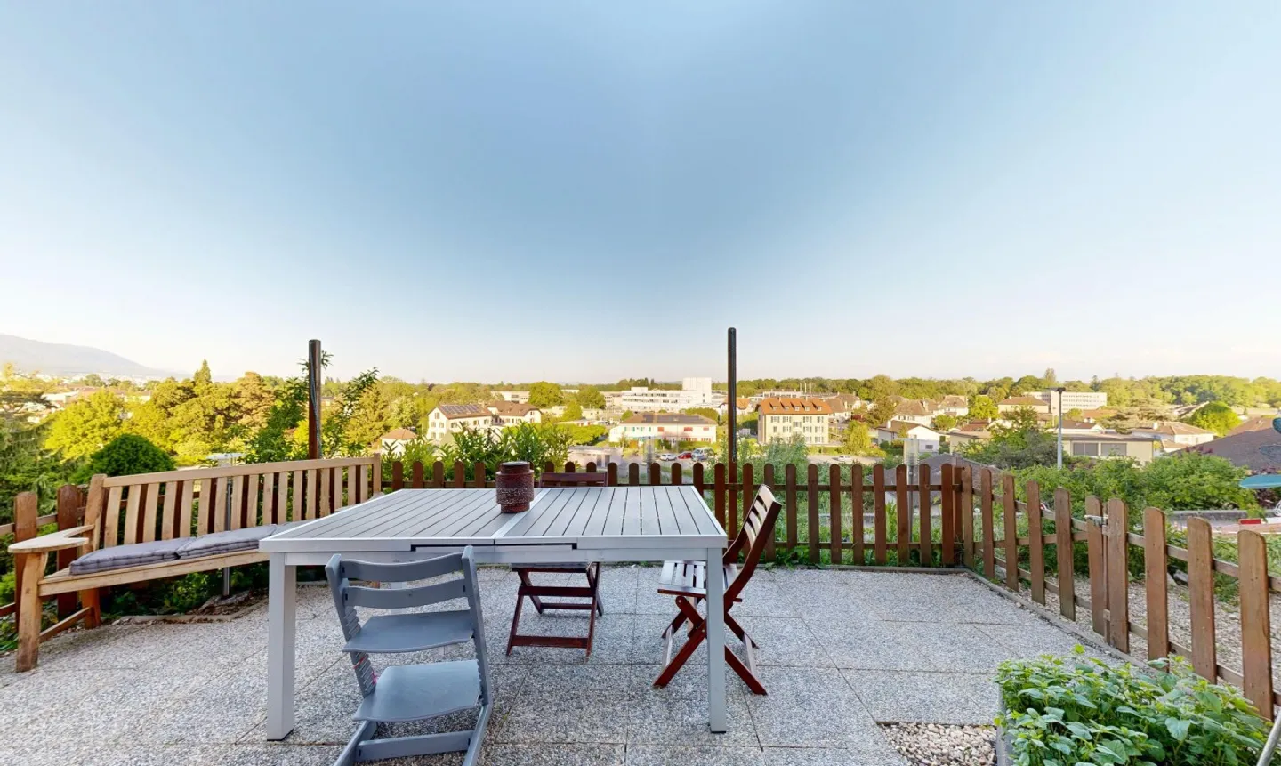 Villa 8 camere a Cortaillod: volumi eccezionali e 4 camere da letto - Foto 3 di 13