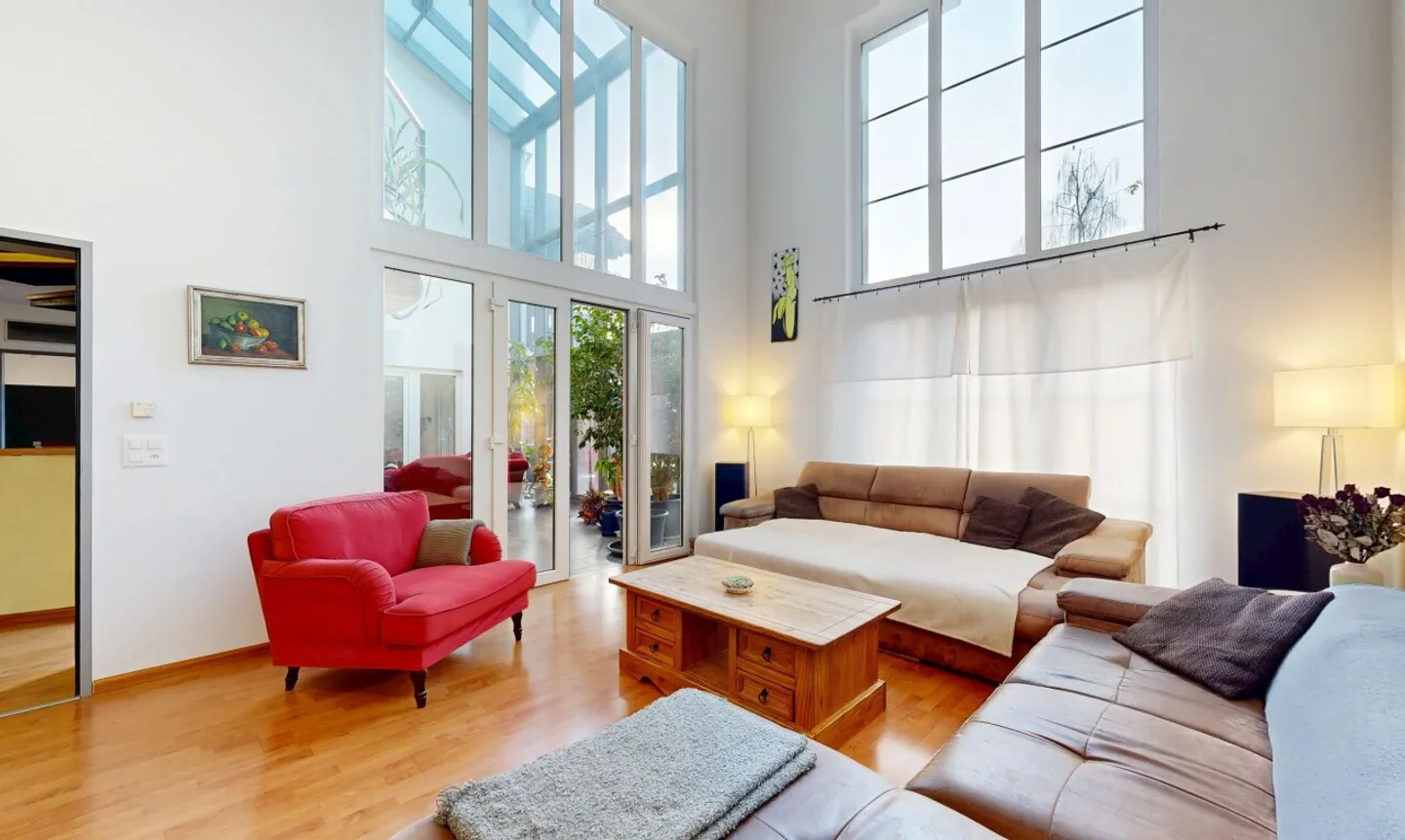 Geräumiges Familienhaus mit Aussicht - Foto 1 von 11