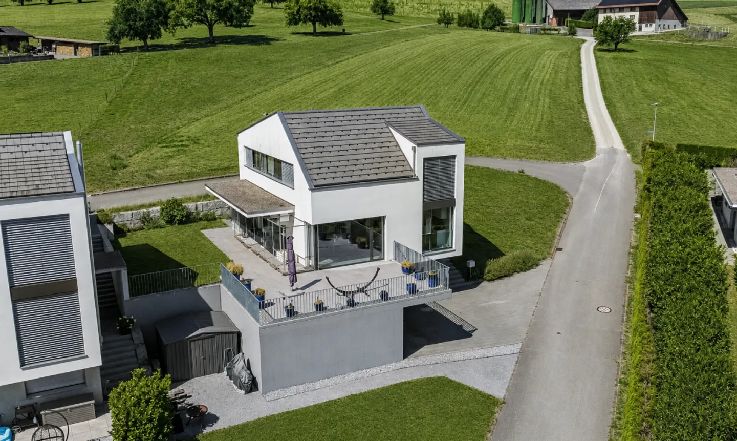 Modernes Zuhause mit unverbaubarer Weitsicht und viel Wohnkomfort - Foto 1 von 11