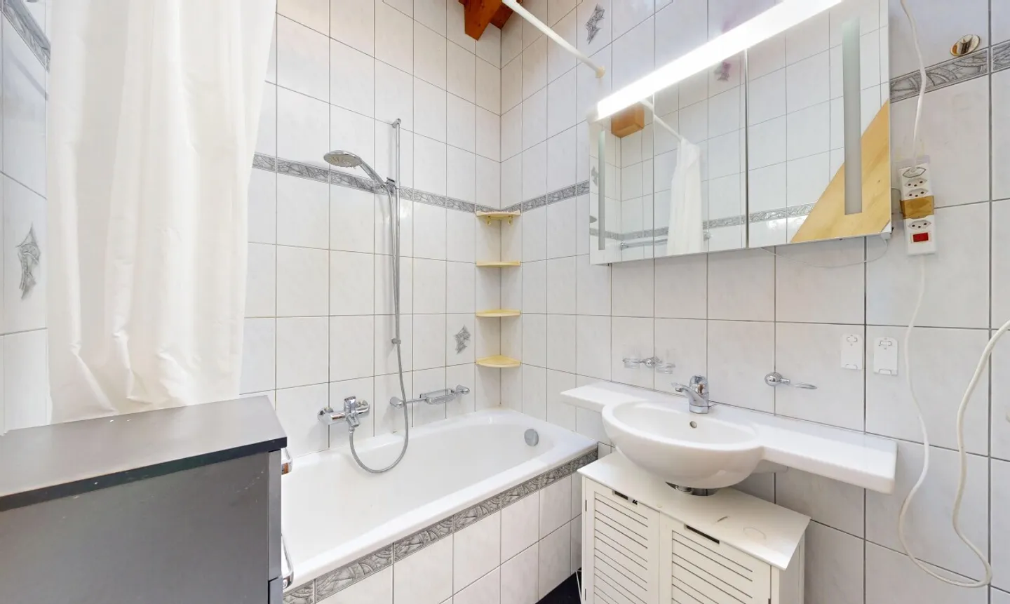 Casa familiare luminosa con grande potenziale - Foto 10 di 11