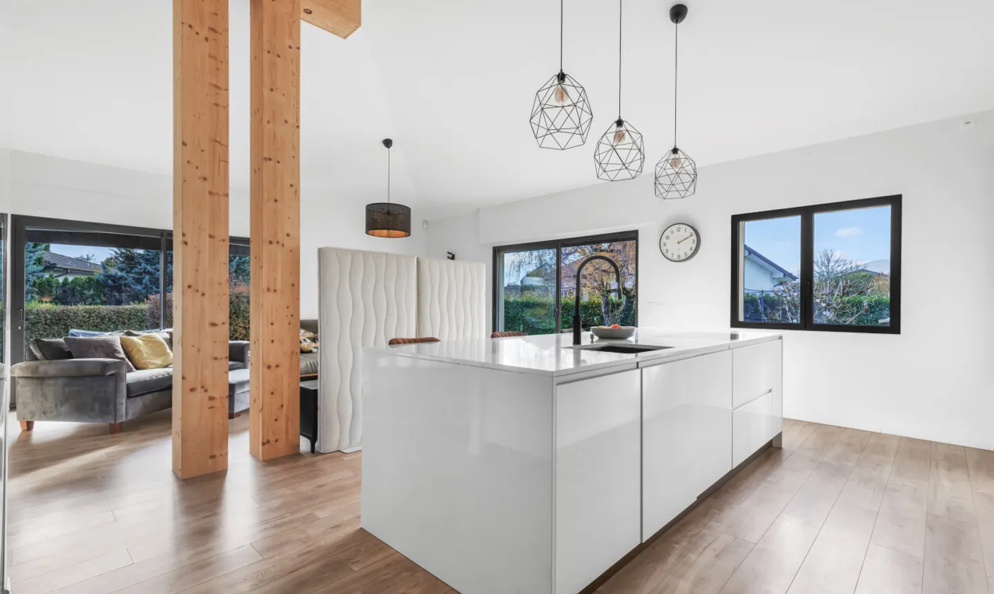 Casa d'Architetto Ristrutturata - Foto 2 di 11