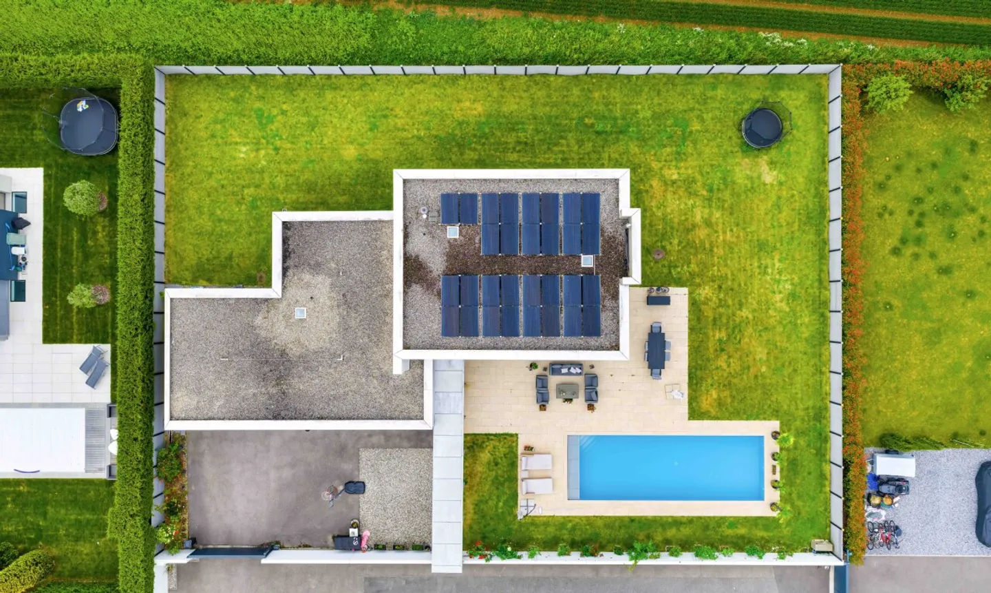 Contemporary villa with pool in Buchillon, close to the lake - Photo 4 of 11