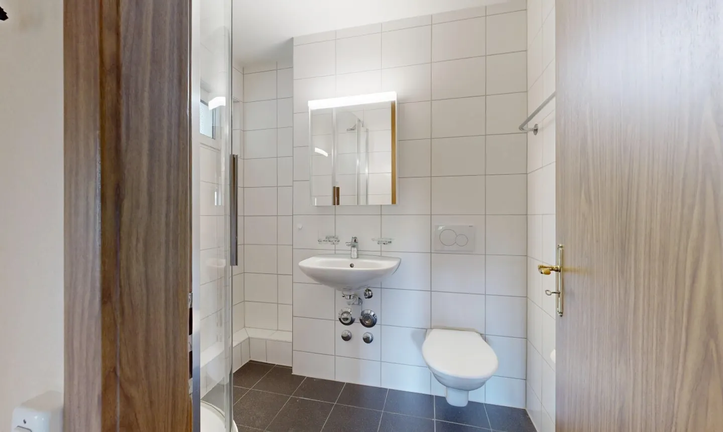 Practical 4-room apartment with large balcony in the Längi district - Photo 8 of 11