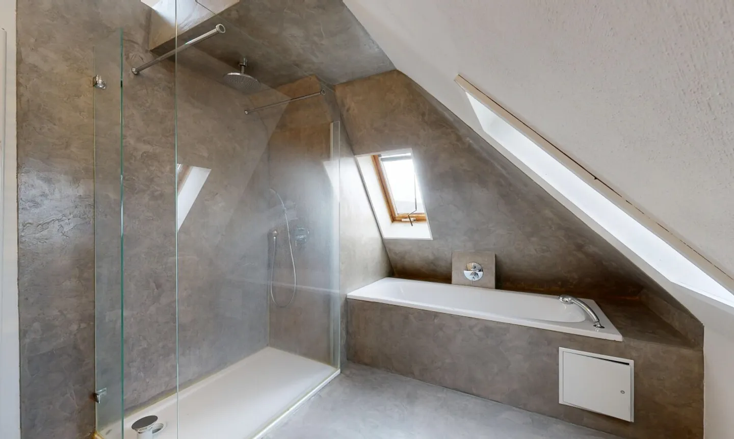 Sunny Family Gem: Gourmet Kitchen, Sauna & Idyllic Garden - Photo 9 of 11