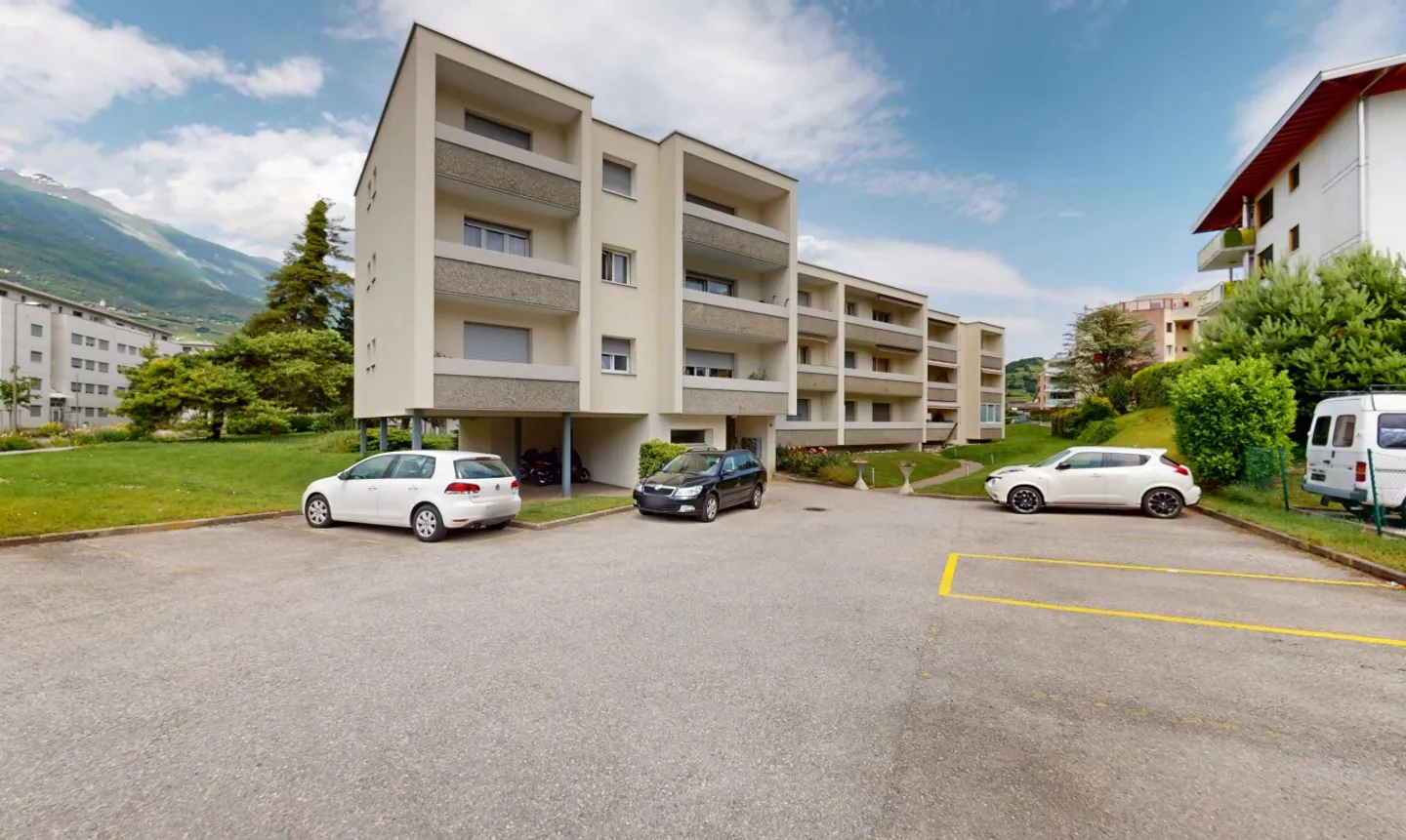 Conthey - Spazioso appartamento di 5,5 locali e due posti auto - Foto 2 di 13