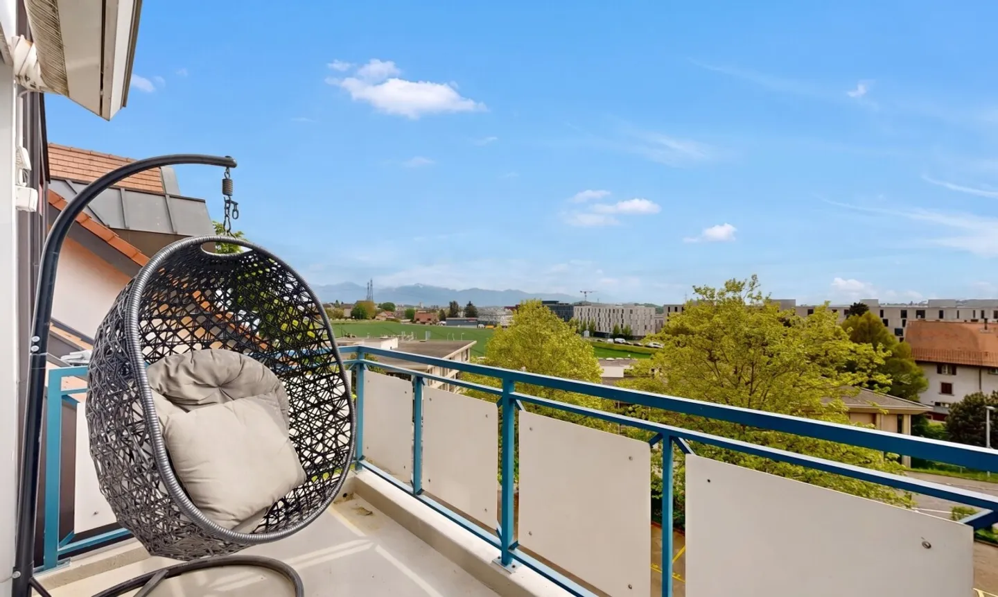 Duplex Attic of 121 m² – 5.5 rooms, ideal for family - Photo 1 of 11