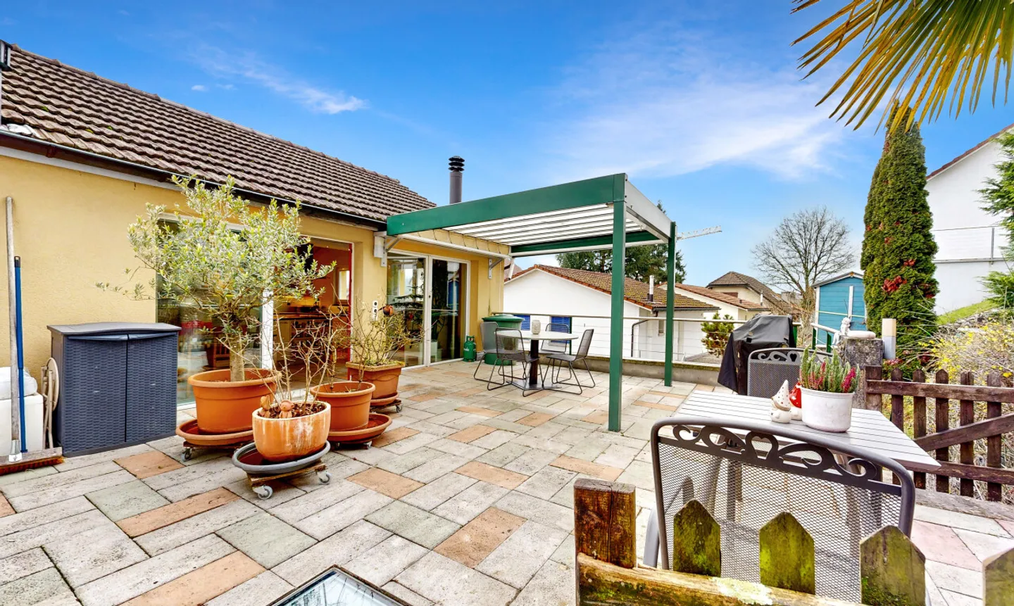 Geräumiges Doppelhaus mit Aussicht - Foto 10 von 11