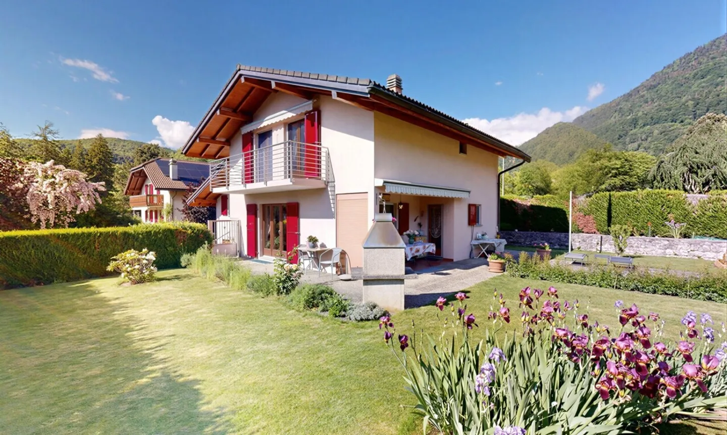 Splendida villa familiare a Bex: spazio e potenziale insospettato! - Foto 1 di 13