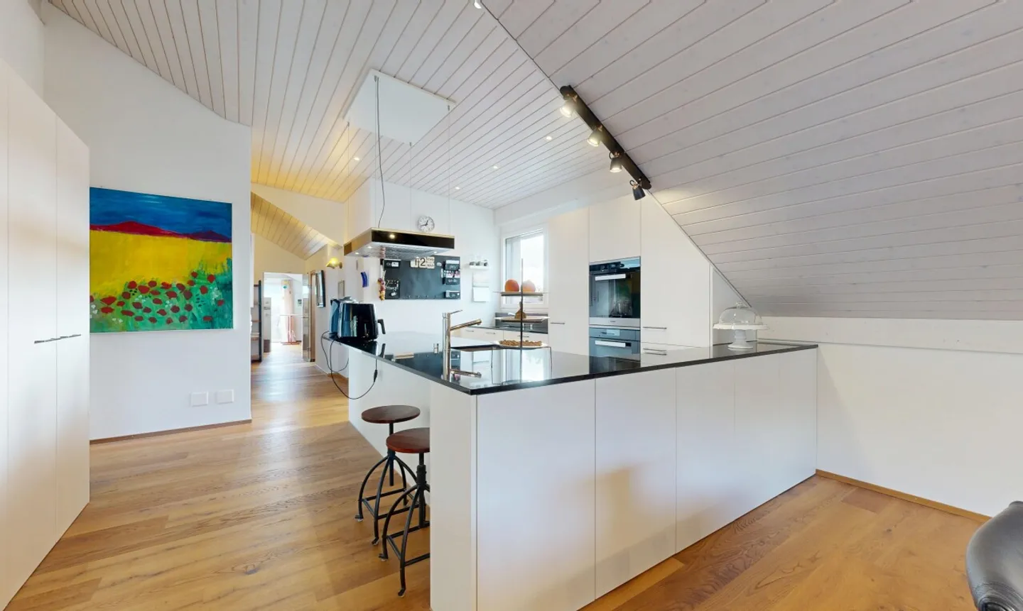 Exklusive 5.5-Attika mit Terrasse, Sauna und viel Platz - Foto 5 di 11