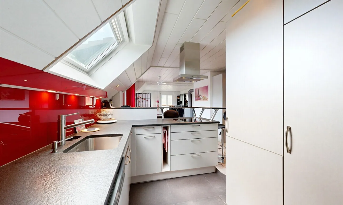 Aussergewöhnliche 5.5-Zimmer-Maisonette mit Wellnessbereich - Foto 4 von 11