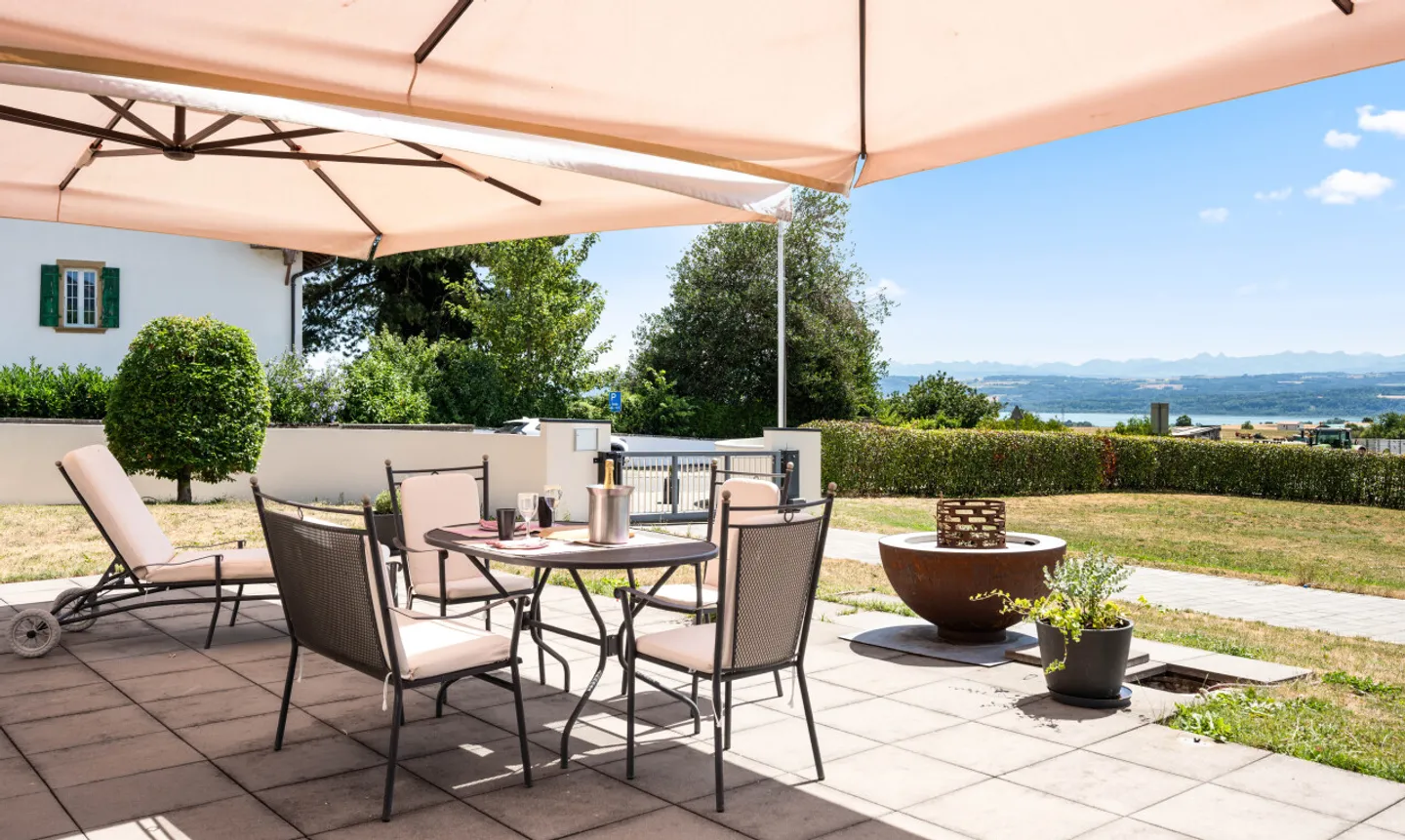 Exceptional villa in Fontaines-sur-Grandson - Photo 4 of 11