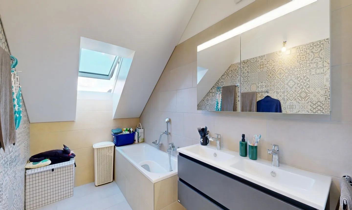 Family Villa with Terraces in Ecublens - Photo 9 of 11