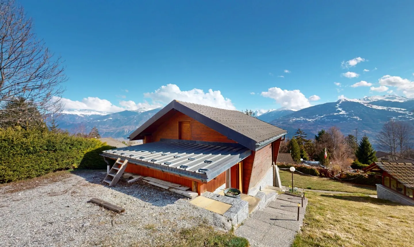 Charming chalet with vast land and breathtaking view in Savièse - Photo 4 of 13