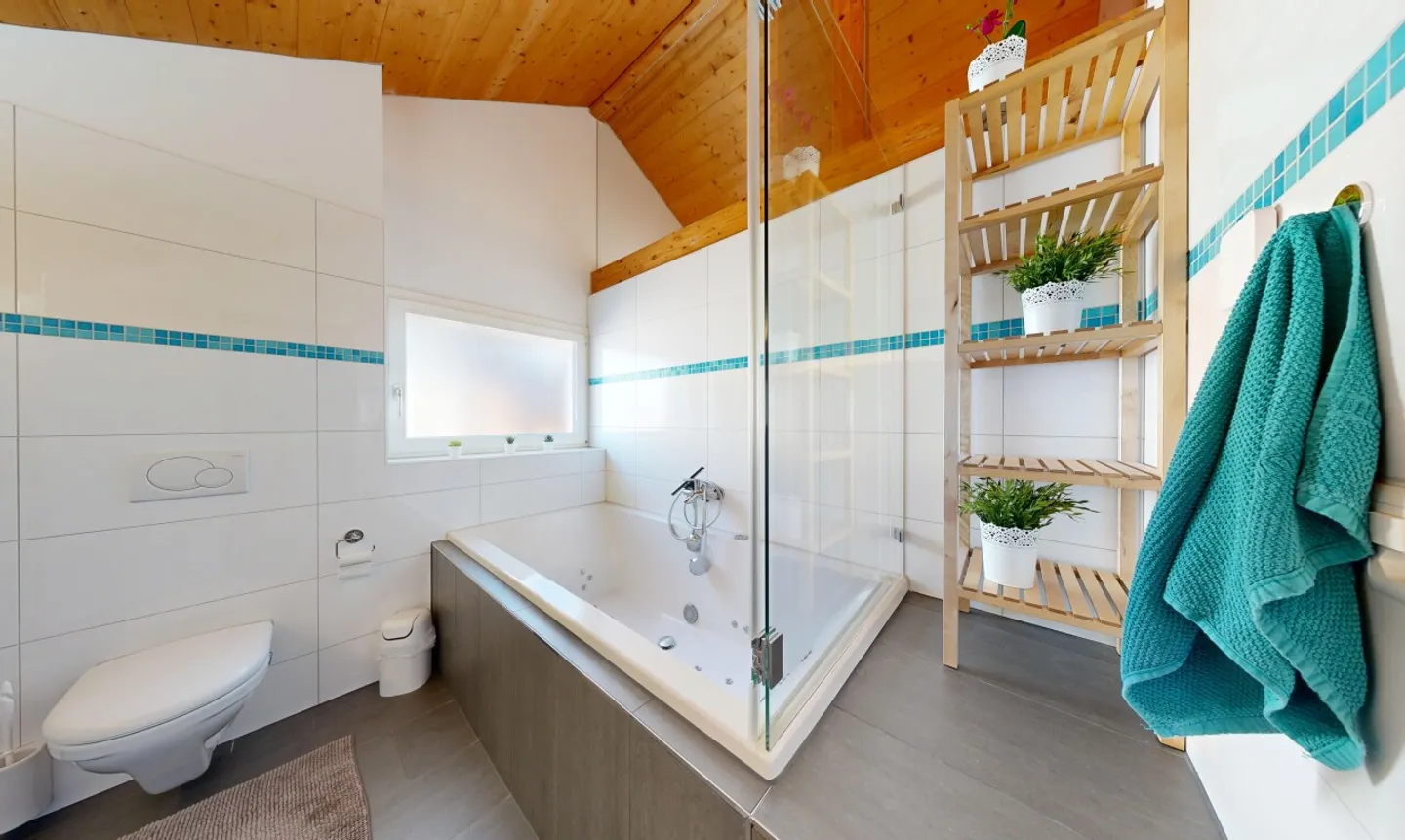 Spacious semi-detached house with garden and terraces in a quiet location - Photo 10 of 11