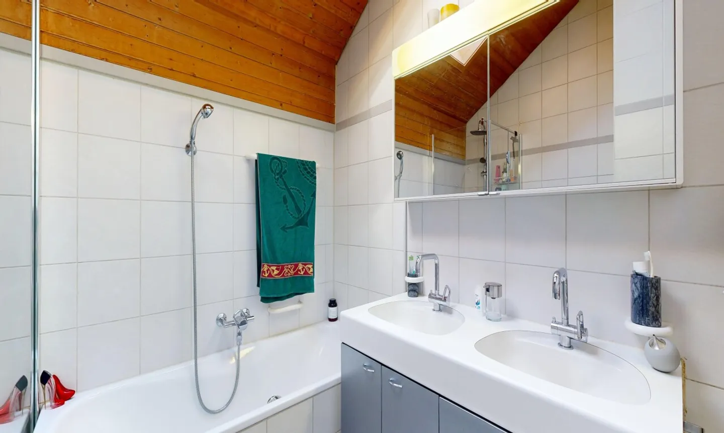 Semi-Detached House in Macolin – High Potential and Prime Location - Photo 9 of 11