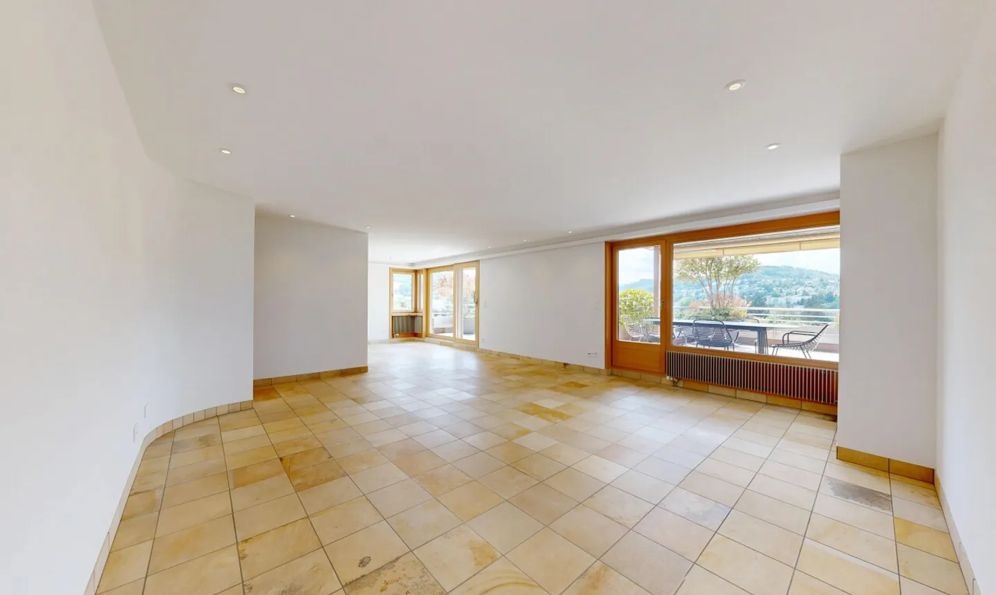 Appartamento terrazzato di 6,5 locali con 189 m² di superficie esterna e vista panoramica - Foto 2 di 11