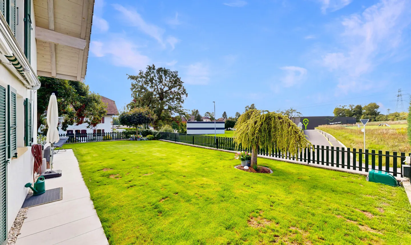Stunning Villa in Thielle - Photo 10 of 13