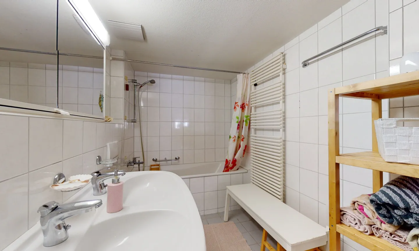 Detached multi-family house with 3 apartments & studio in Füllinsdorf - Photo 4 of 13