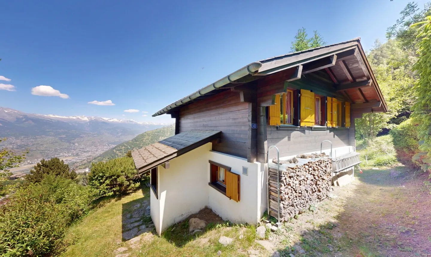 Magnificent chalet with panoramic view in Haute-Nendaz - Photo 2 of 11