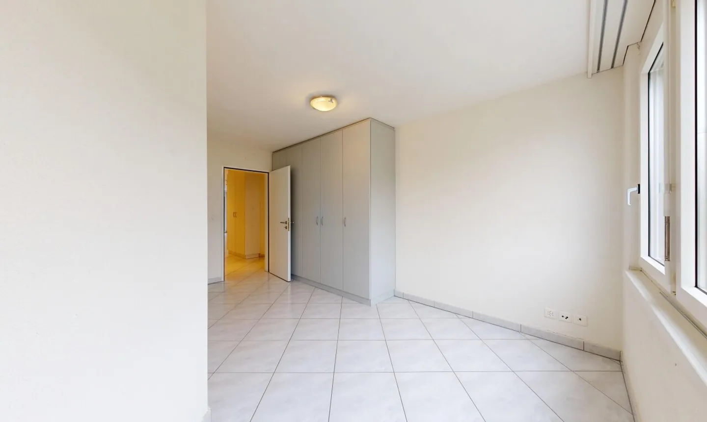 Luminoso appartamento di 3½ locali con balcone e vista sul Pilatus - Foto 7 di 13