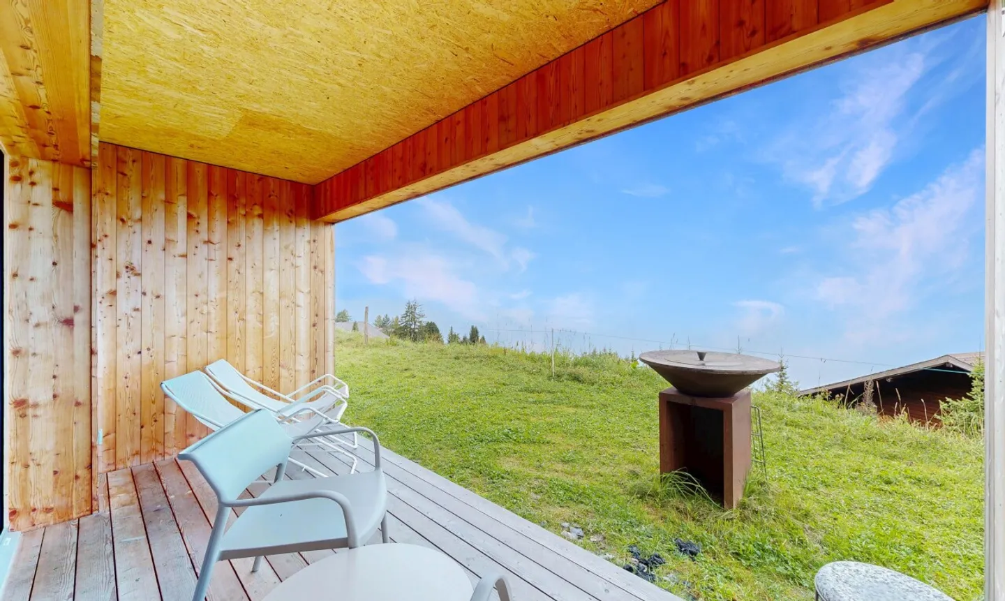 Architectural Chalet with Stunning Views - Photo 3 of 11