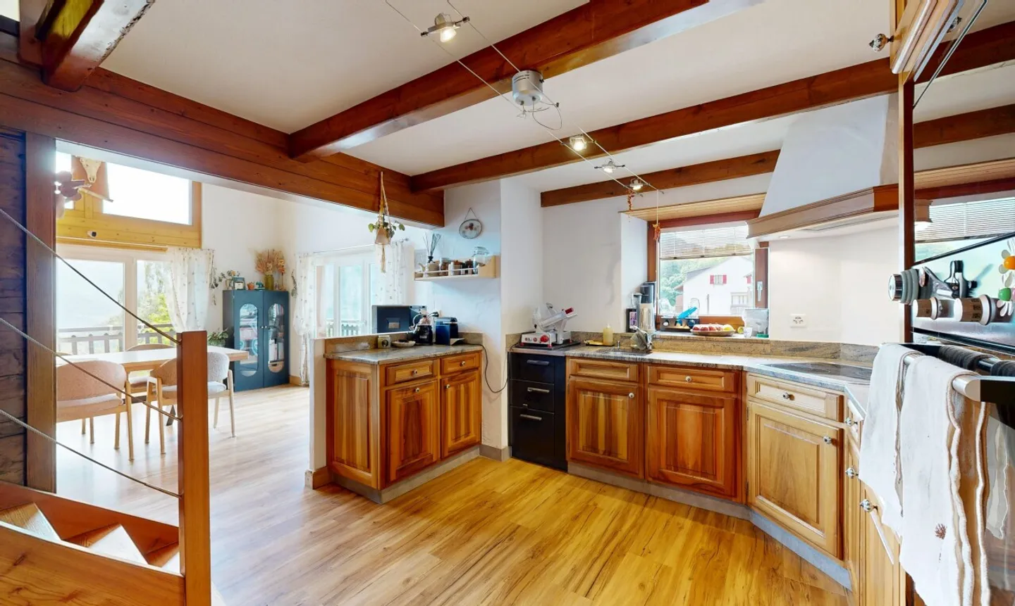 Salvan: Renovated Detached House with Rental Potential - Photo 7 of 11