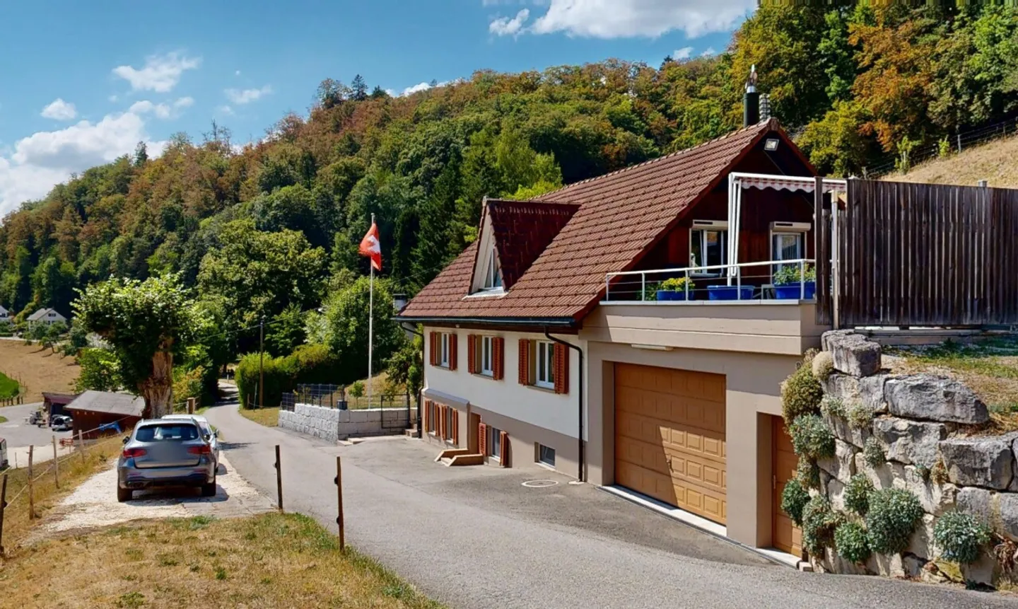 Einfamilienhaus mit viel Platz, Umschwung und freier Aussicht - Photo 2 of 11