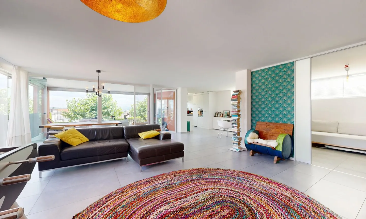 Appartement moderne de 5,5 pièces avec jardin d'hiver dans le meilleur emplacement à Pfäffikon SZ - Photo 2 sur 11