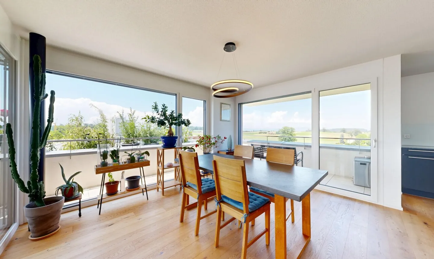 Exceptional penthouse with panoramic terrace between Fribourg and Bern - Photo 4 of 11