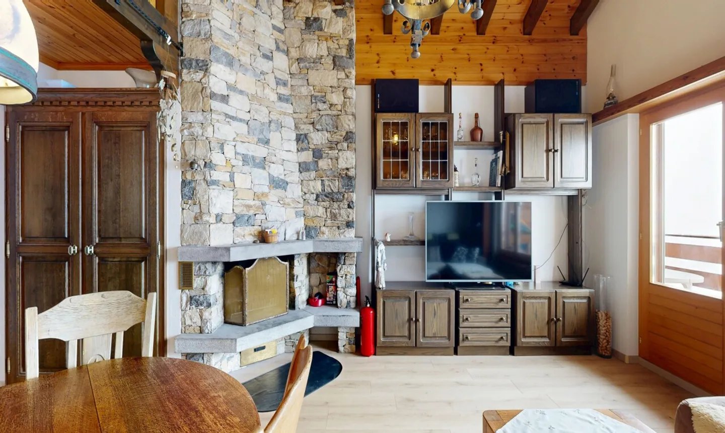 Magnifique 4.5 pièces avec vue dégagée à Loèche-les-Bains - Foto 4 di 11