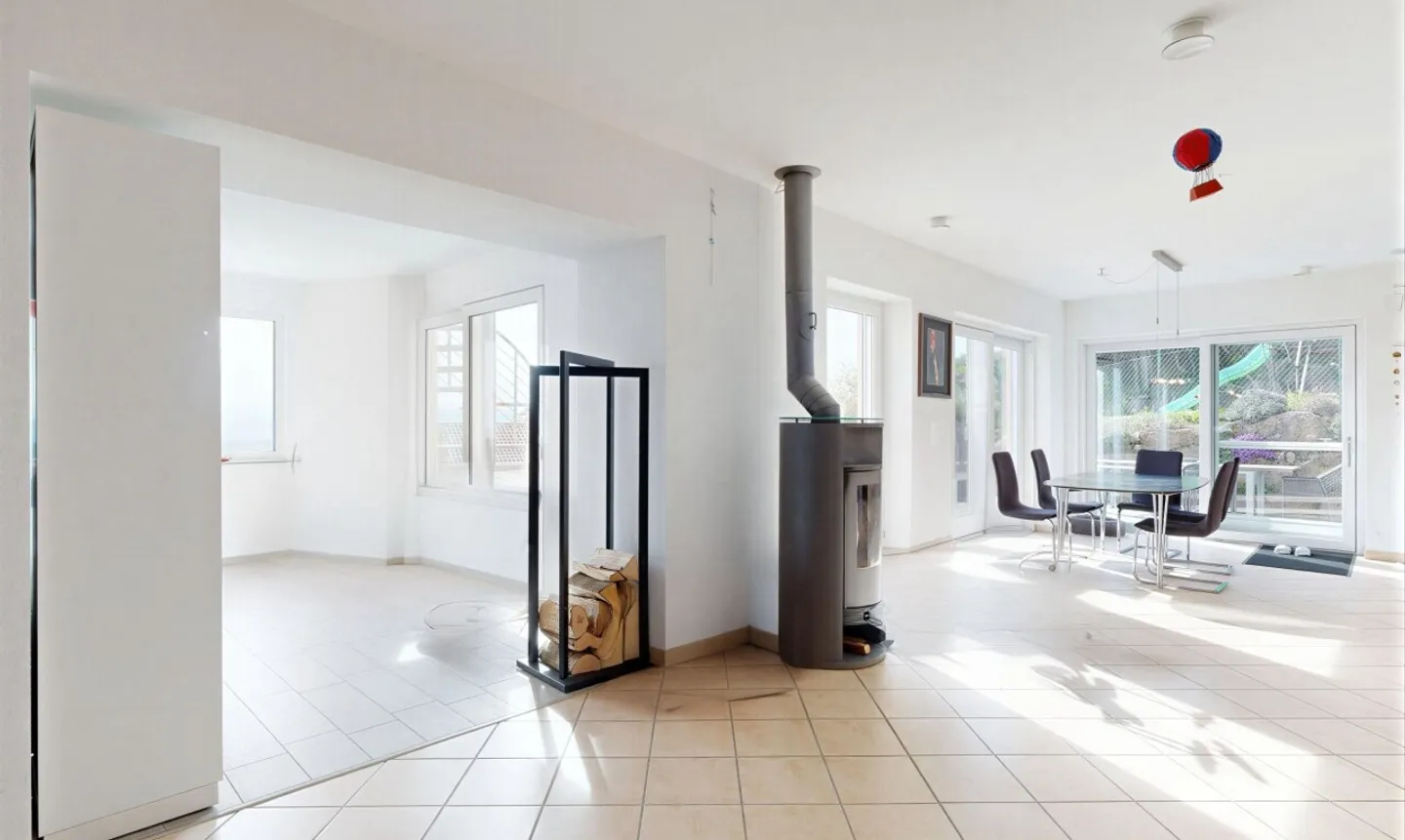 Passive house with studio, pool and unobstructed view - Photo 8 of 11