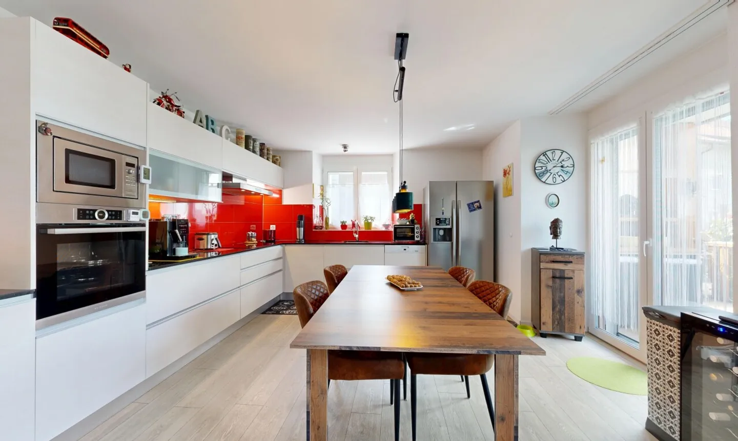 Wunderschöne 3,5-Zimmer-Wohnung im Zentrum von Gletterens - Foto 1 von 11