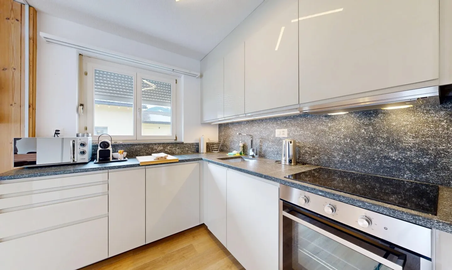 Yield property: Multi-family house with 5 units in Disentis - Photo 4 of 11