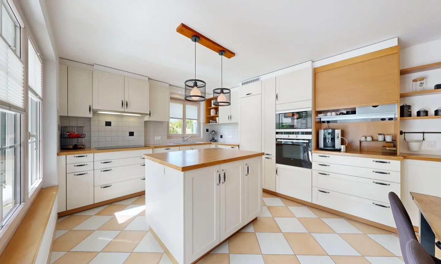 Magnifica casa di 6,5 stanze a Thielle - Foto 8 di 13