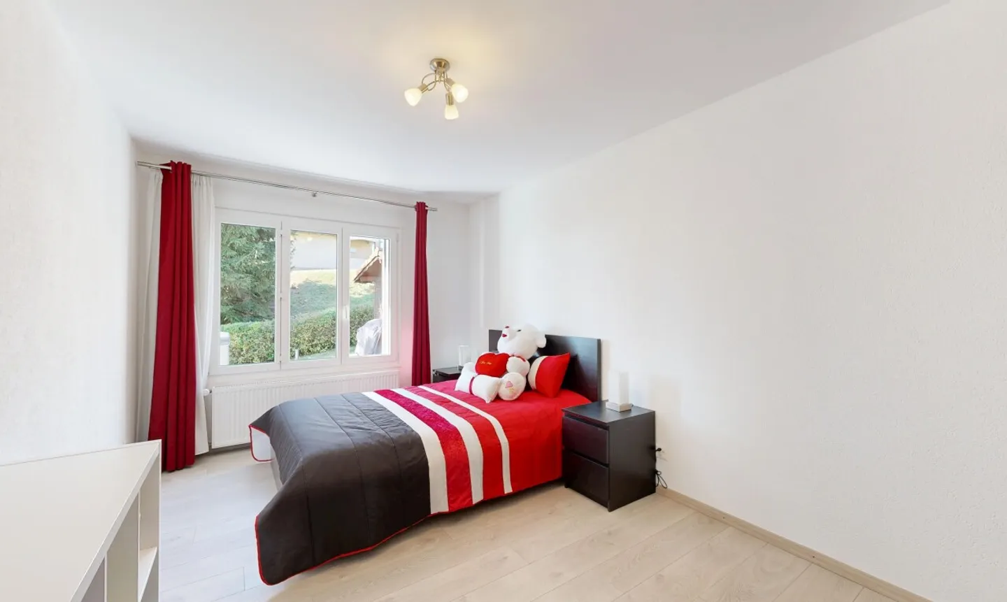 Schönes, vollständig renoviertes Einfamilienhaus mit 4,5 Zimmern - Foto 8 von 11
