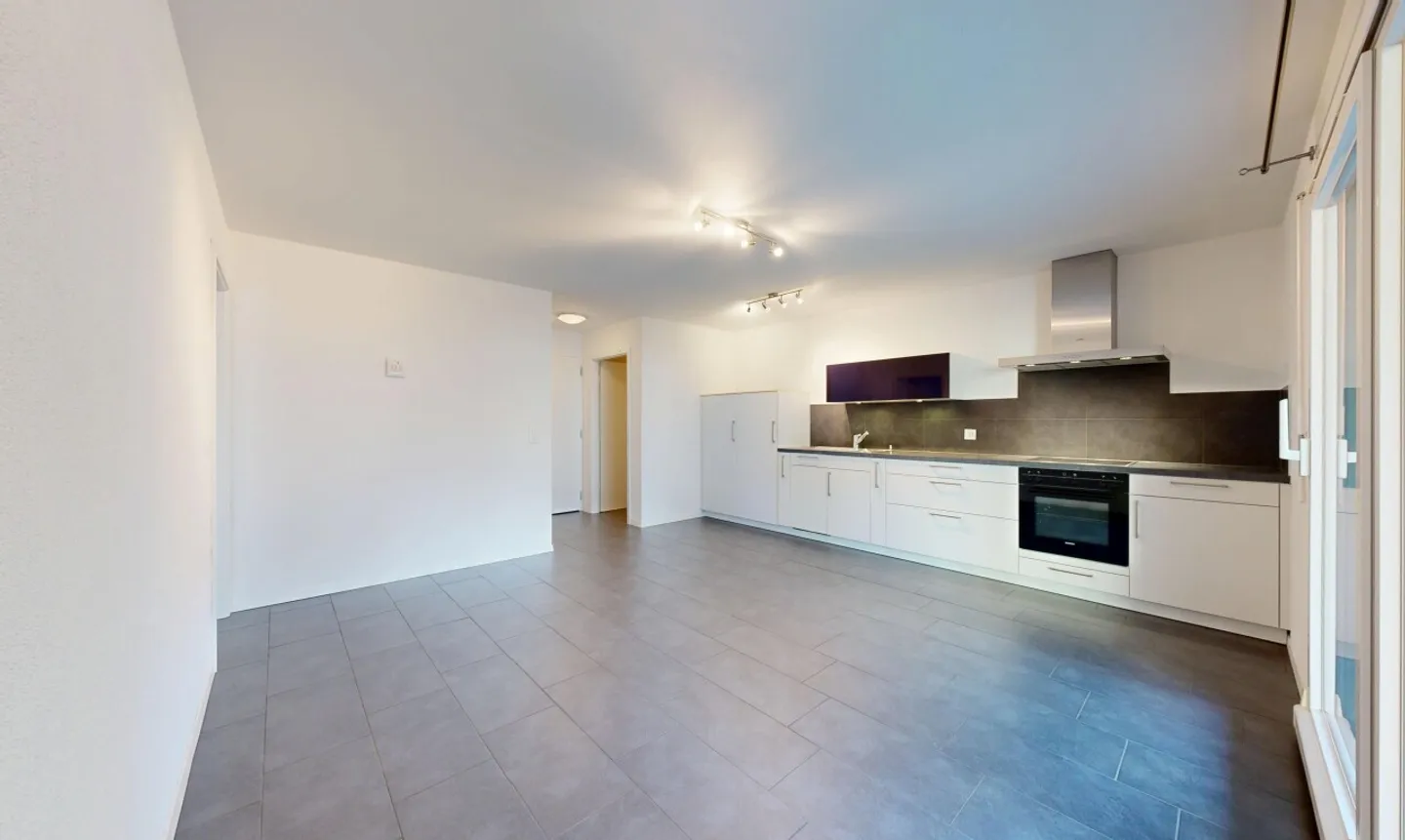 Exklusiv: Helle Wohnung mit großem Balkon-Terrasse - Foto 2 von 11