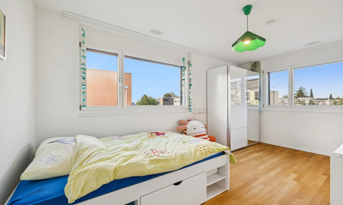 Maison individuelle élégante avec jardin et terrasse sur le toit - Photo 9 sur 11
